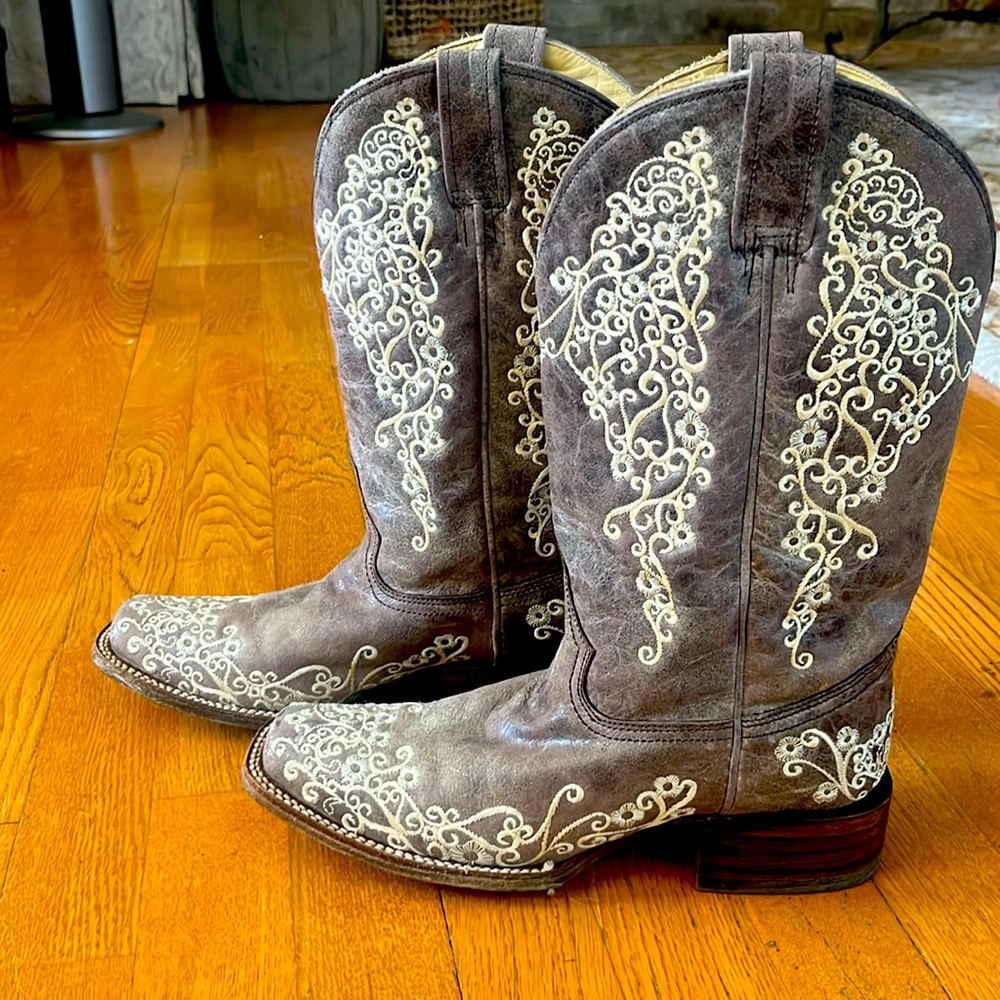 CORRAL WOMEN'S BROWN CRATER EMBROIDERED WESTERN BOOTS - SQUARE TOE